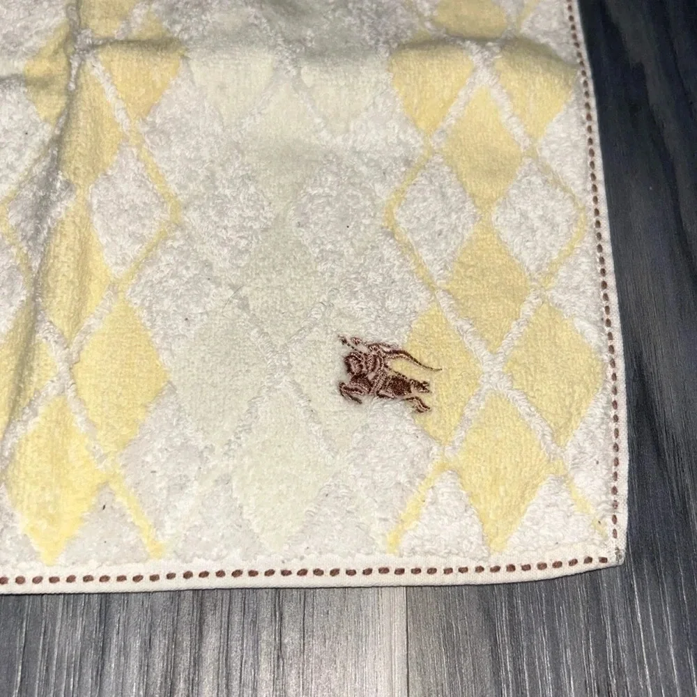 Burberry white/yellow/nectarine Washcloth